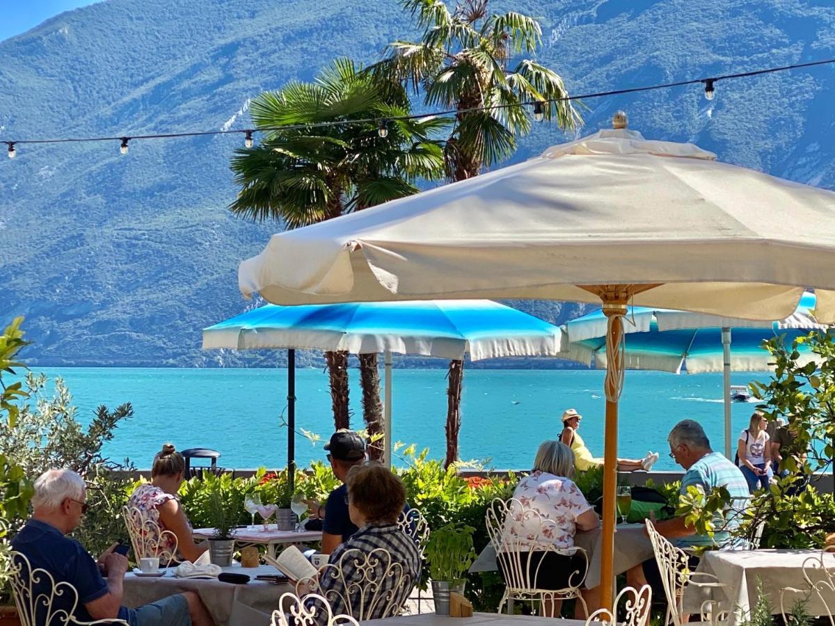 Albergo Bellavista ลีโมเนซุลการ์ดา ภายนอก รูปภาพ
