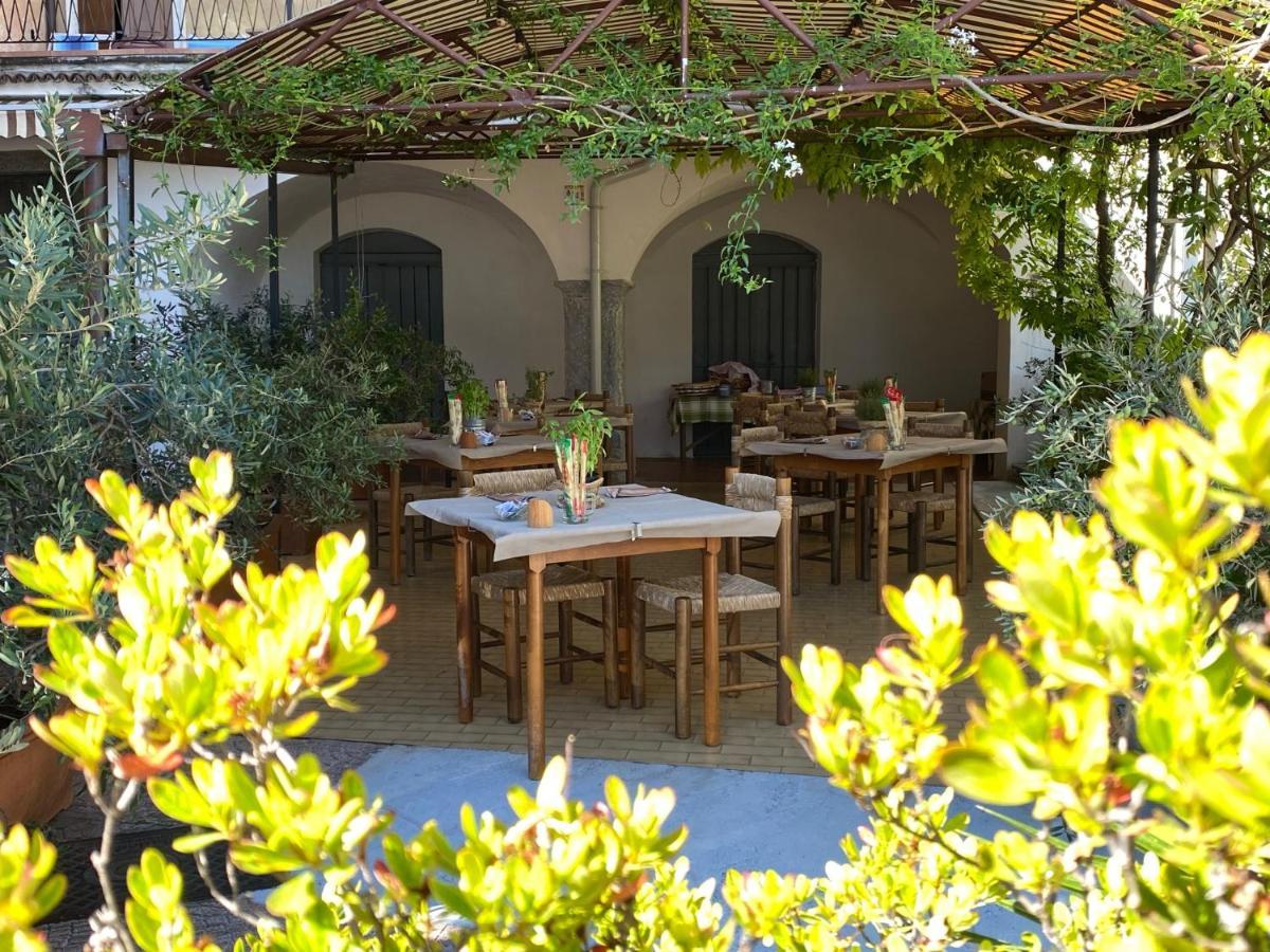 Albergo Bellavista ลีโมเนซุลการ์ดา ภายนอก รูปภาพ