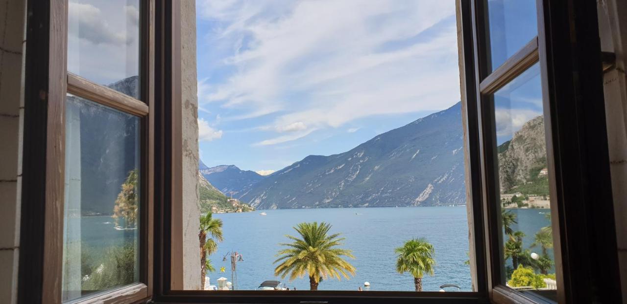 Albergo Bellavista ลีโมเนซุลการ์ดา ภายนอก รูปภาพ
